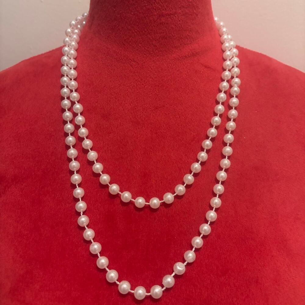 Faux pearl beaded necklace